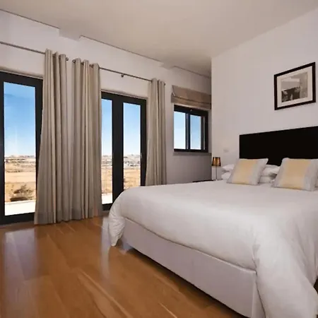 Apartamento Luxury Villa With Pool & Sea Views